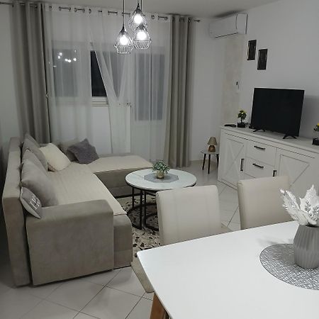 טרוגיר Apartman Pontis Okrug Gornji מראה חיצוני תמונה