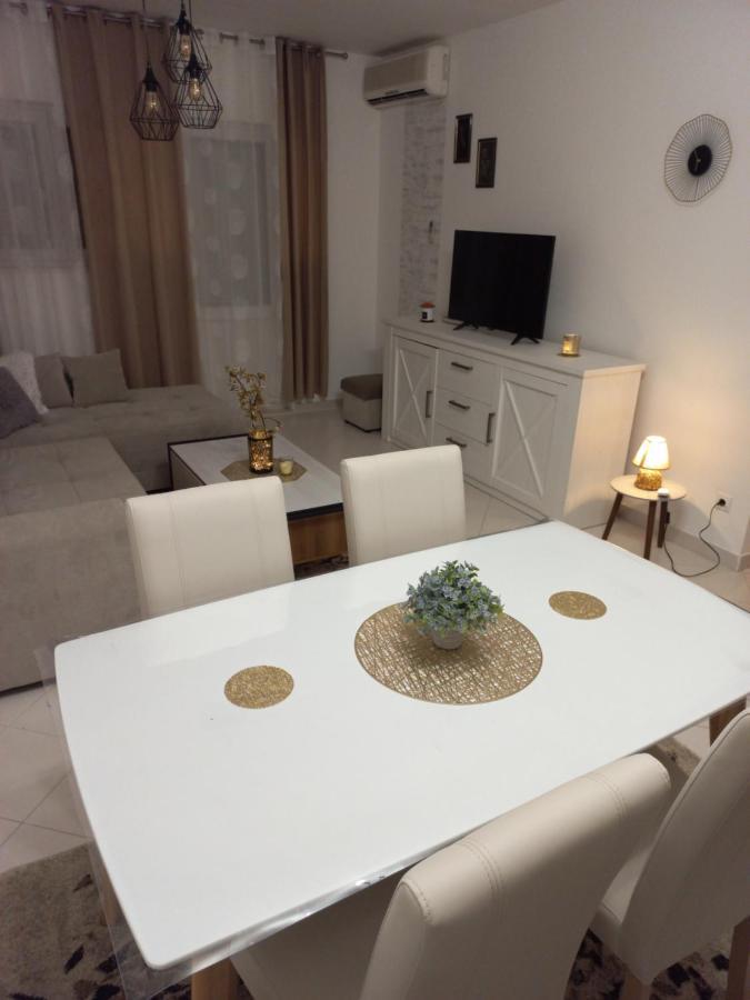 טרוגיר Apartman Pontis Okrug Gornji מראה חיצוני תמונה