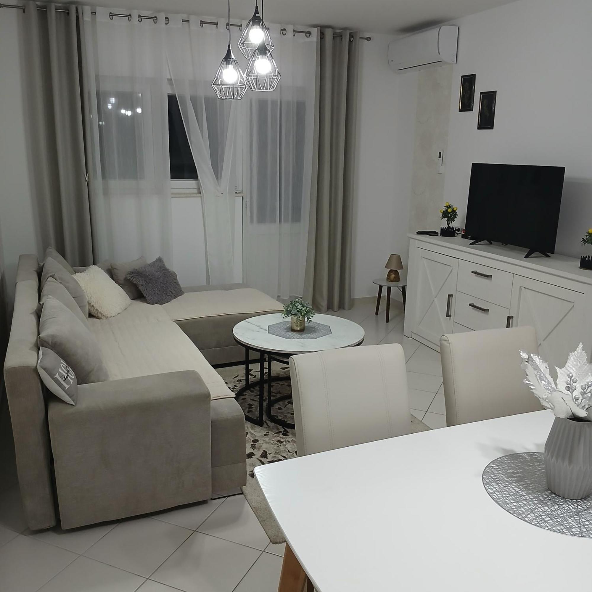 טרוגיר Apartman Pontis Okrug Gornji מראה חיצוני תמונה